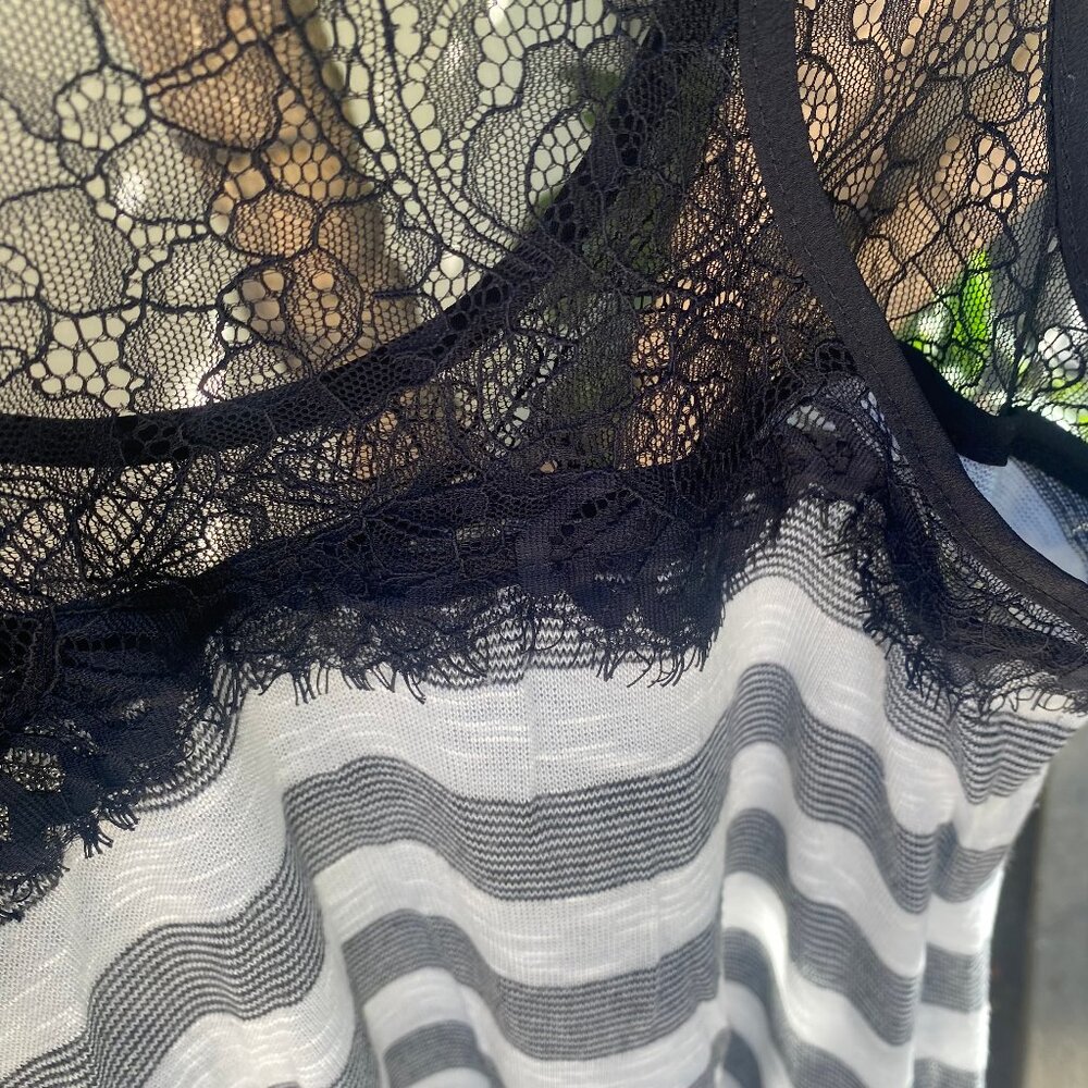 Women's Black Lace Striped Tank top Size Medium - Picture 6 of 10